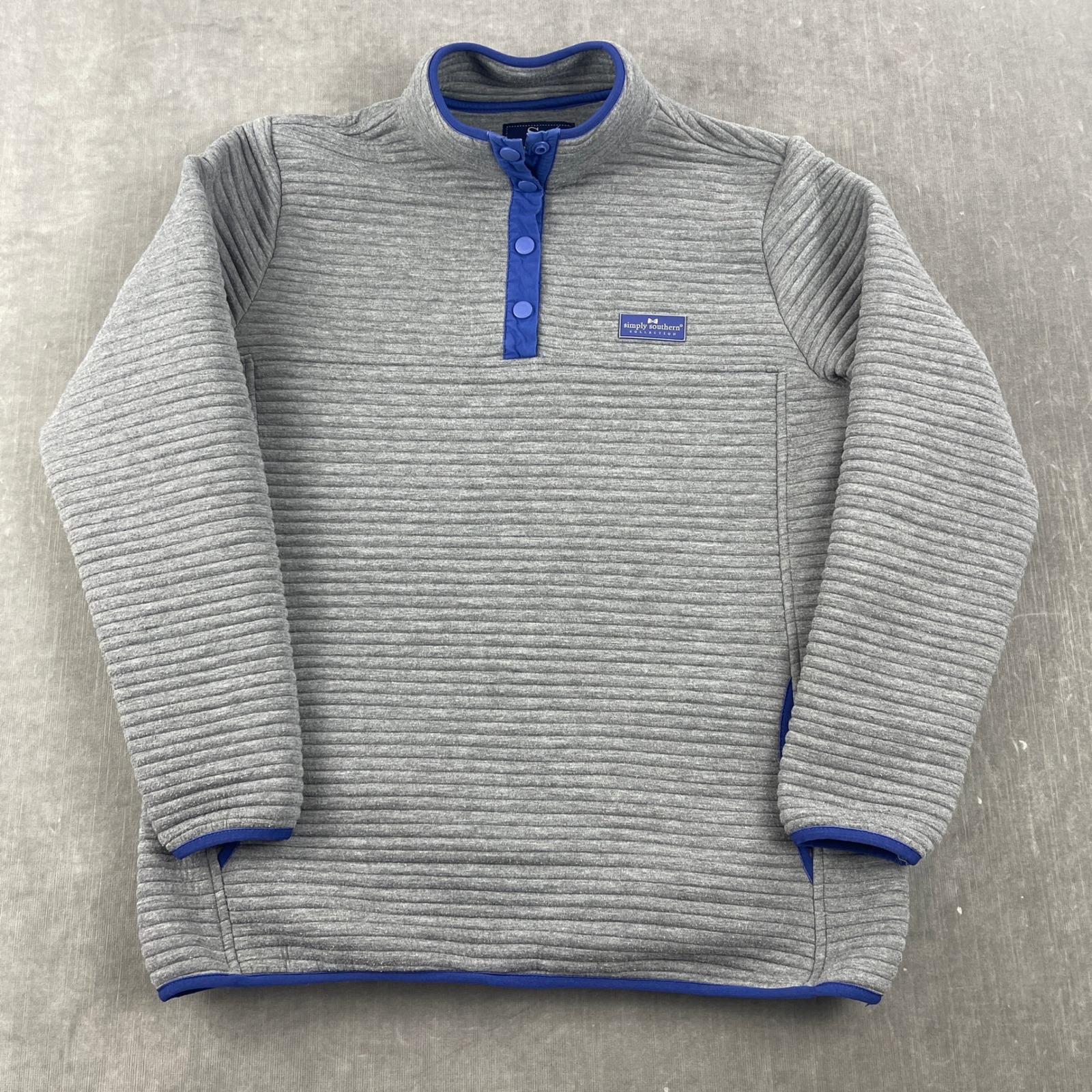 Simply Southern Women Medium Gray Pullover Quilted Snap Neck Contrast Trim